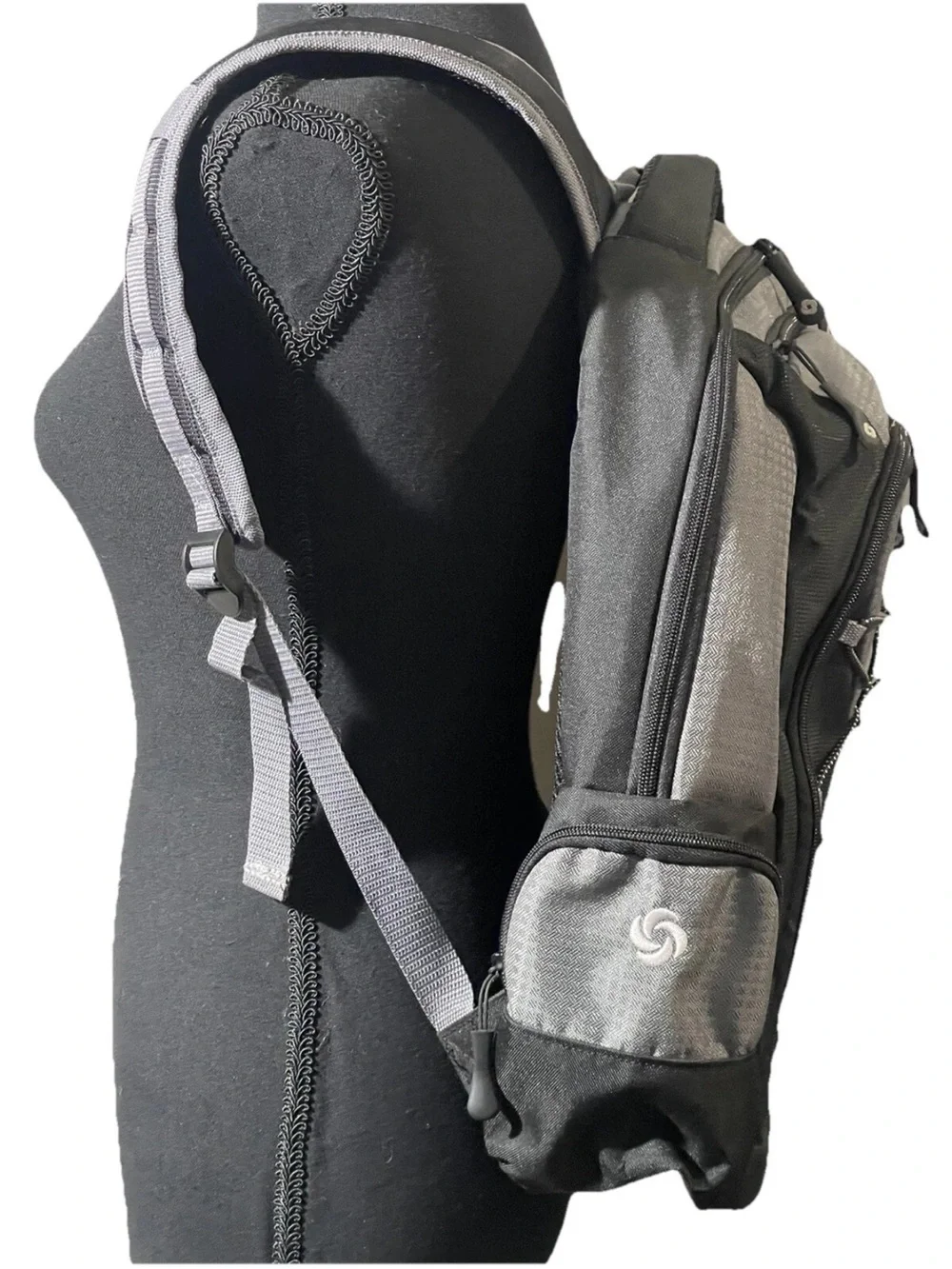 Samsonite Black and Gray Men's Backpack with Front Bungee